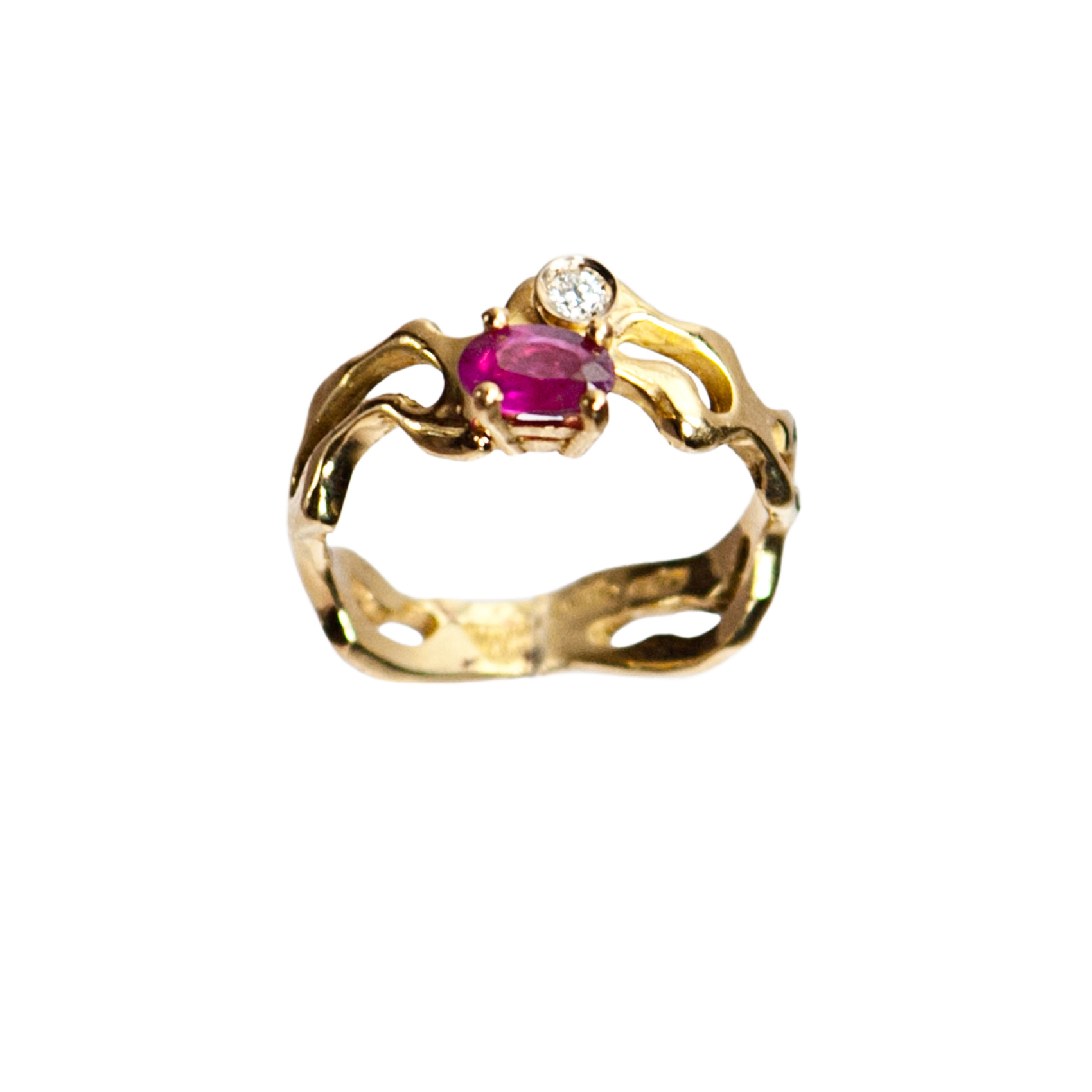 Anello in oro, rubino e diamante